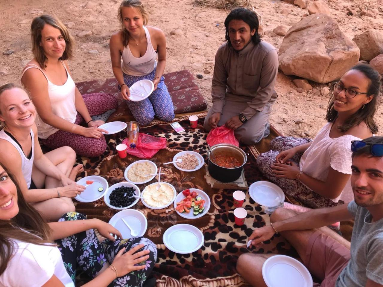 Desert Sunset & Tour Hotel Wadi Rum Esterno foto