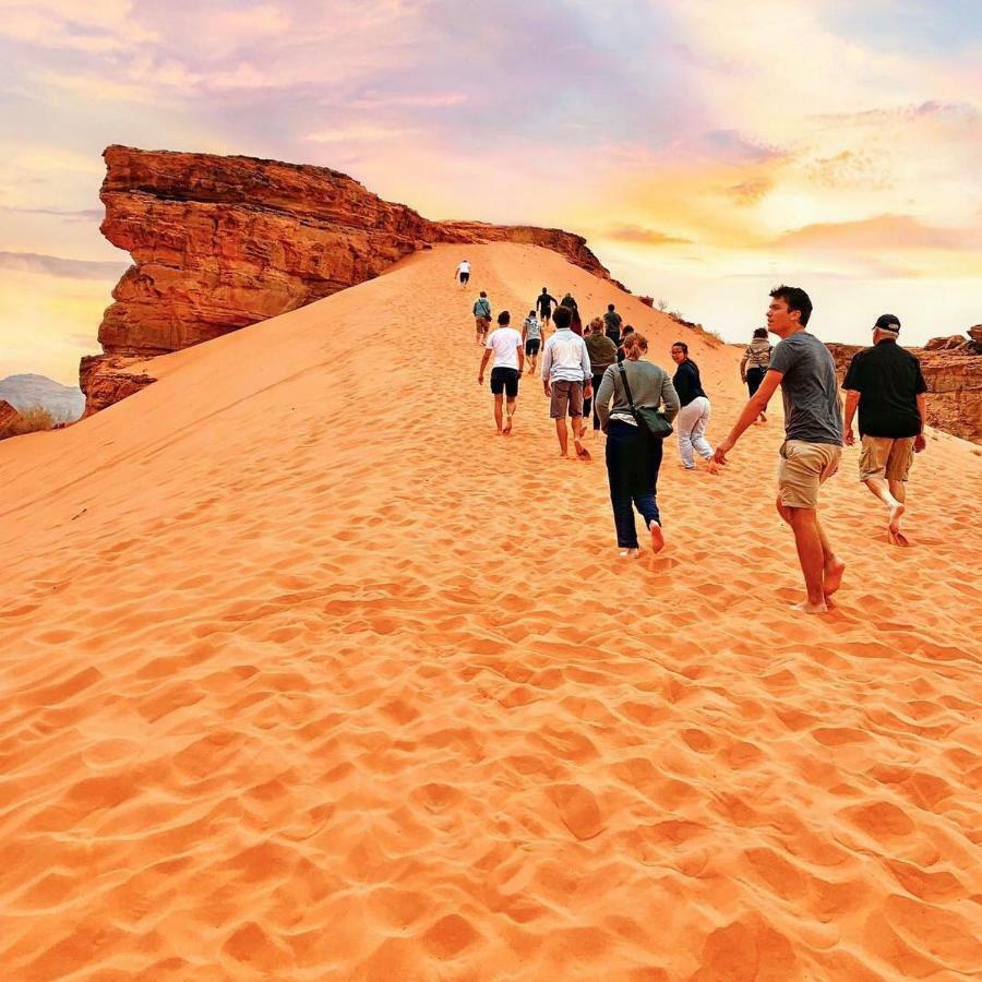 Desert Sunset & Tour Hotel Wadi Rum Esterno foto