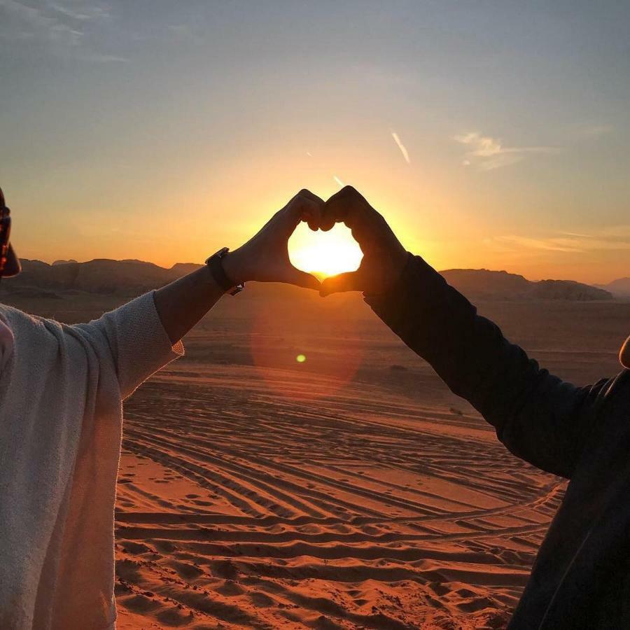 Desert Sunset & Tour Hotel Wadi Rum Esterno foto